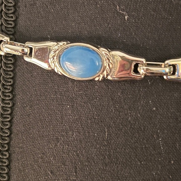 ESCADA Women’s Silver Tone Iridescent Blue Stone Chain Link Belt Made in Spain E main image 12